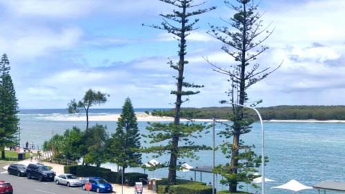 Caloundra Apartment | #55 Grand Pacific Resort, Outdoor Spa With A View!