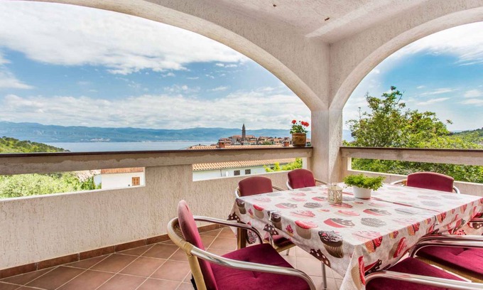 Vrbnik Apartment | 55 m² Apartment ∙ 2 bedrooms ∙ 5 guests
