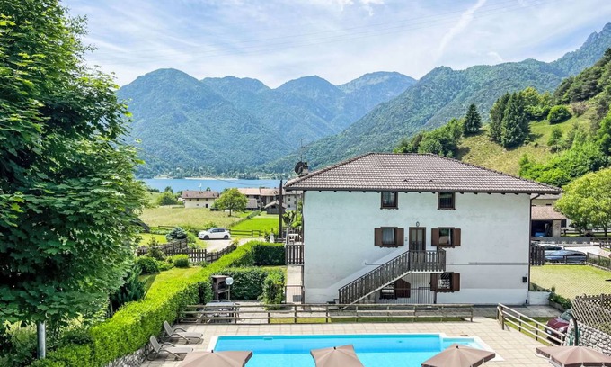 Mezzolago Apartment | 55 m² Apartment ∙ 2 bedrooms ∙ 5 guests