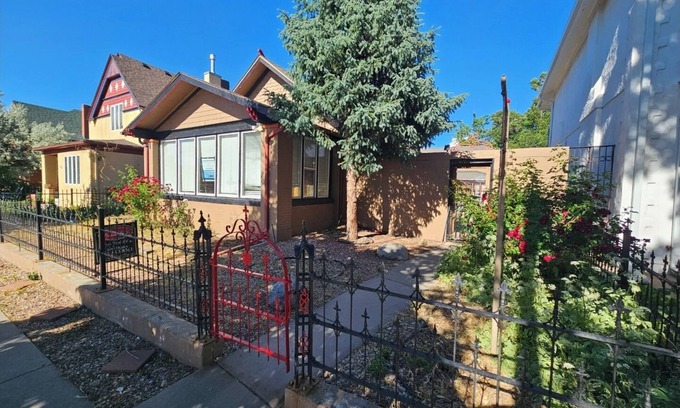 Baker House | 55% off for 29 day booking 3-bedroom house in wonderful Denver 1st & Lincoln n
