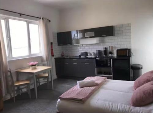 Uplands Apartment | 55 Studio 4 Uplands