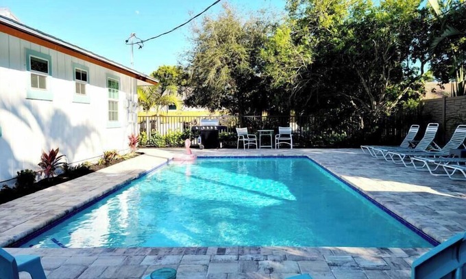 Naples Park Cottage | 562 Shady Palm Cottage | New Pool | Mins 2 Beaches