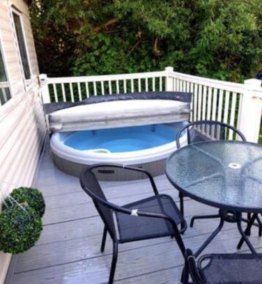 Tattershall House | 57 Hottub Haven Tattershalllakes 6 Berth