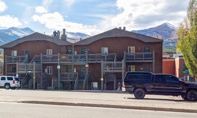 Historic District Condo | 57 m² Condo ∙ 1 bedroom ∙ 4 guests
