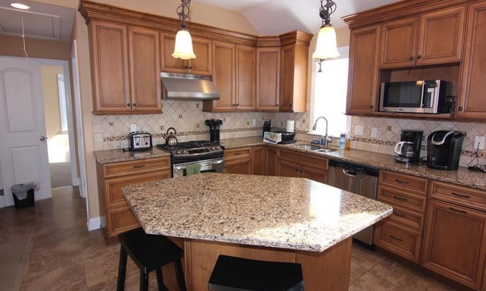 Dennisville House | 5709 Landis, Unit:South