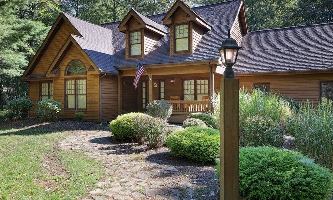 Lake Harmony Cabin | 5BD/3BA w/Game Room in Split Rock, Near Jack Frost