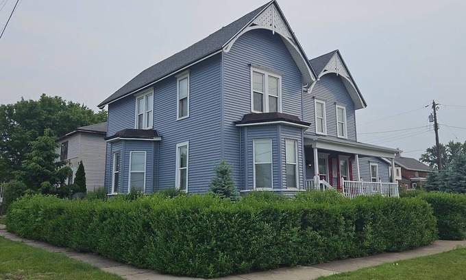 Michigan City House | 5Bed, Sleeps 16, Close to the Beach, Downtown
