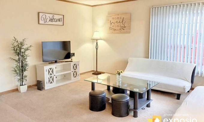 Downey House | 5BR/2BA Spacious 2-Story Pool House + Driveway Parking