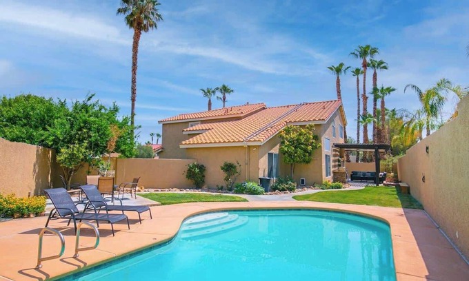 Green Valley North House | 5BR w/Pool & Pool Table - 9 mi to Strip!