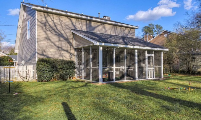 National Hills House | 5min to AN Golf Club l Pet-Friendly l Big Backyard, BBQ & Fun Activities