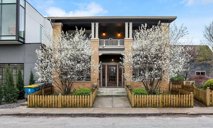 Chatham-Arch Apartment | 5min to Bottlework & Mass Ave, in quiet area. Recently renovated cozy flat