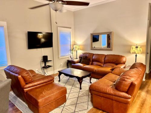 Historic District House | 5Min Walk to Waterfront. Pet Yes