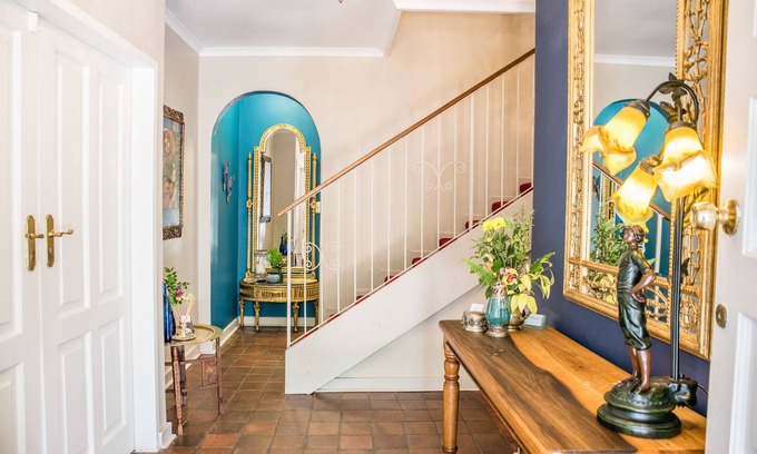 Linden House | 5th Avenue Gooseberry Guest House
