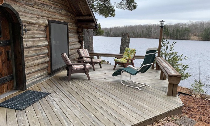 Nadeau Cabin | 5th Season: A Secluded Riverside Retreat in Michigan's Upper Peninsula