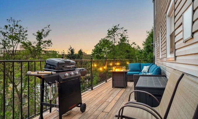 Southeast Yonkers Apartment | 6 bdr Yonkers Home, 2 Apts, Balcony & Parking