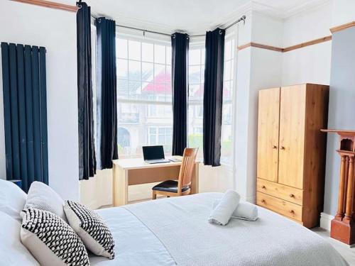 Uplands House | 6 bed house in Uplands