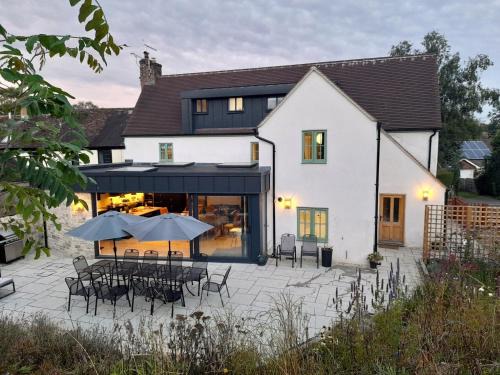 Milborne Saint Andrew House | 6 Bed in Blandford Forum 80549