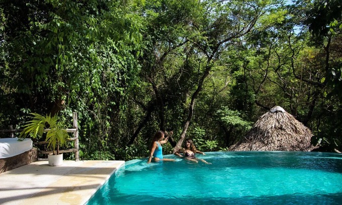 Nosara Hotel | 6 Bedroom Jungle Hotel w/Infinity Pool-5 minute walk to beach! n