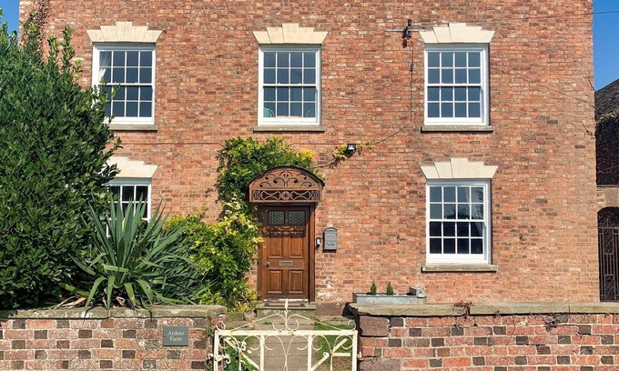 Westbury-on-Severn Cottage | 6 bedroom accommodation in Westbury-on-Severn, near Gloucester