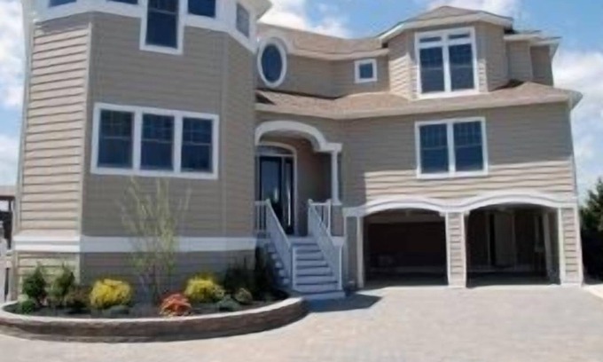 Harvey Cedars House | 6 bedroom accommodation in Harvey Cedars