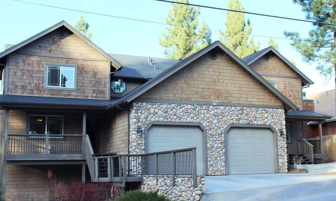 Summit Estates Condo | 6 bedroom accommodation in Big Bear Lake