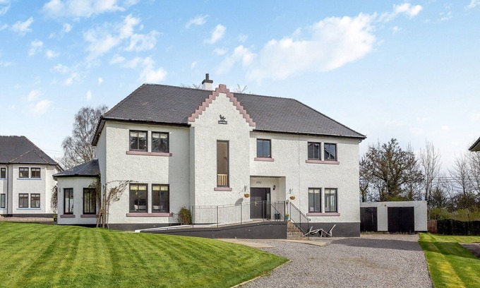 Kirkhill Cottage | 6 bedroom accommodation in Kirkhill, near Inverness