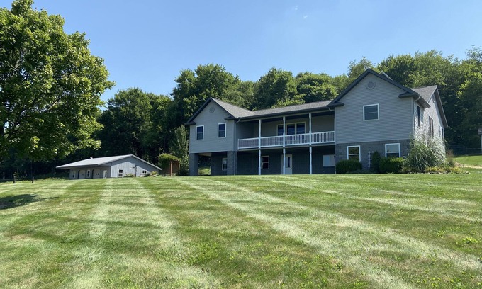 Sugarcreek House | 6-bedroom Amish homestead with woods & pond offering fishing/boating