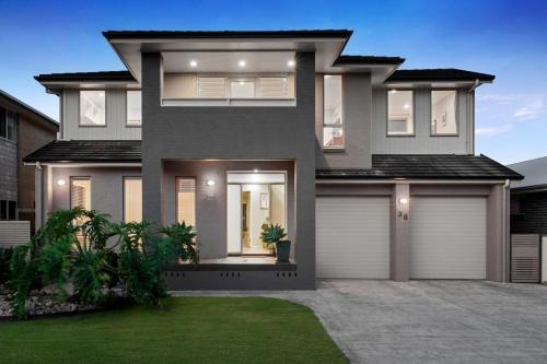 The Entrance North House | 6 Bedroom Beach & Lake Oasis