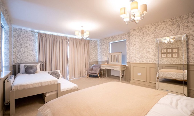 Bicester House | 6 Bedroom New Build Detached House in Bicester