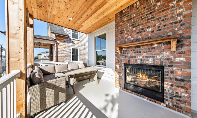 North Beach Haven House | 6 Bedroom Oceanside Home with a Pool