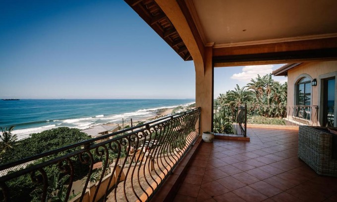 Selection Beach House | 6 Bedroom Tuscan Styled Home in Umdloti Beach