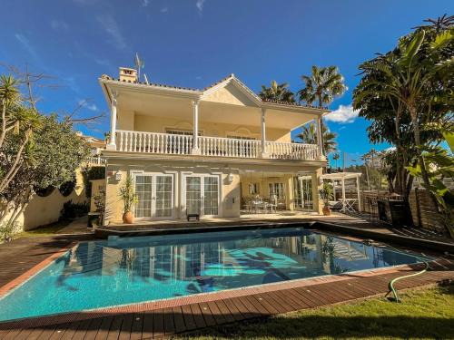 Mijas Villa | 6 bedroom villa near Calahonda