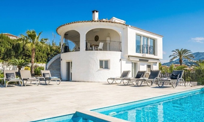 La Sabatera Villa | 6 Bedroom Villa minutes from Moraira Beach. Heated swimming pool, sea view