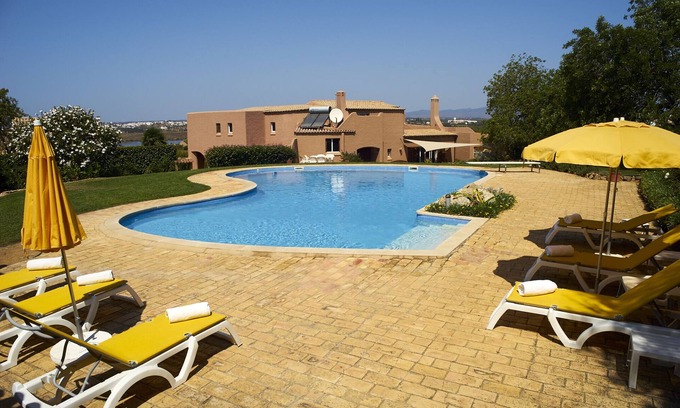Montes de Alvor Villa | 6 bedroom villa set in 7 acres of garden with large pool and close to beach