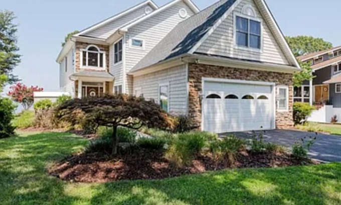 Arnold House | 6 bedroom waterfront home minutes from Downtown Annapolis! Pontoon and jet ski