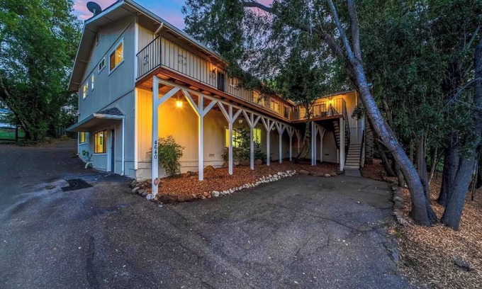 Santa Rosa House | 6 bedrooms near Wineries w/Hot Tub, Fire pit, and Arcade near Lake & Trails
