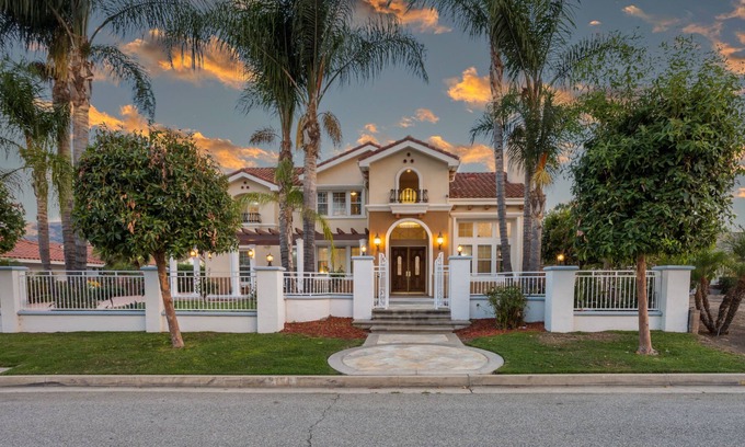 Rowland Heights Resort | 6 Bedrooms Resort Style Villa With Hot Tub