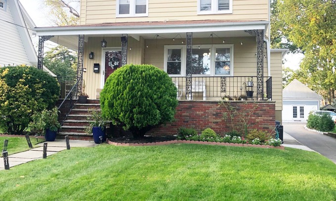Roselle Park Apartment | 6 Beds-Beautiful Apartment , near Schools, Bus Transits! Pet Friendly!