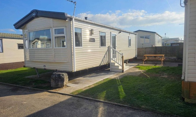 Burnham-on-Sea House | 6 Berth caravan with direct beach access