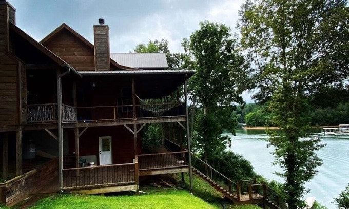 Blairsville House | 6 BR Luxury Lake Nottely Mountain Retreat