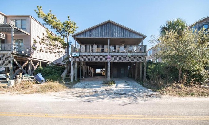 Pawleys Island House | 6 BR Oceanfront House with Creek Dock