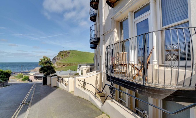 Hele House | 6 Cove View