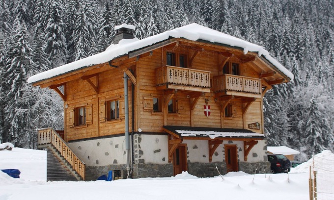 Les Prodains Ski Chalet | 6 en-suite bedrooms. Self catered prices shown and B & B or catered available