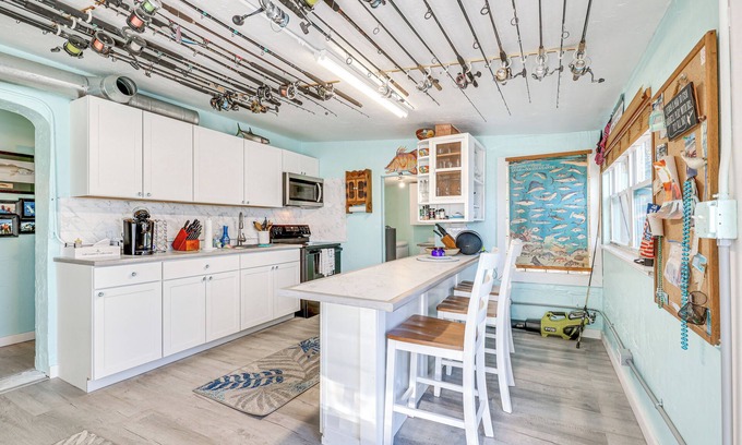 Ruskin House | 6 Mi to Beach: Riverfront Home in Ruskin!