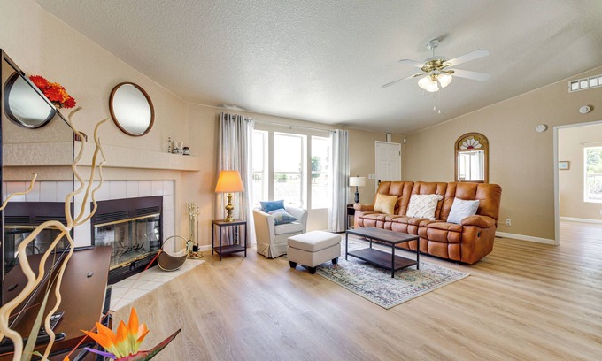 Pahrump House | 6 Mi to Downtown Pahrump: Scenic Desert Retreat