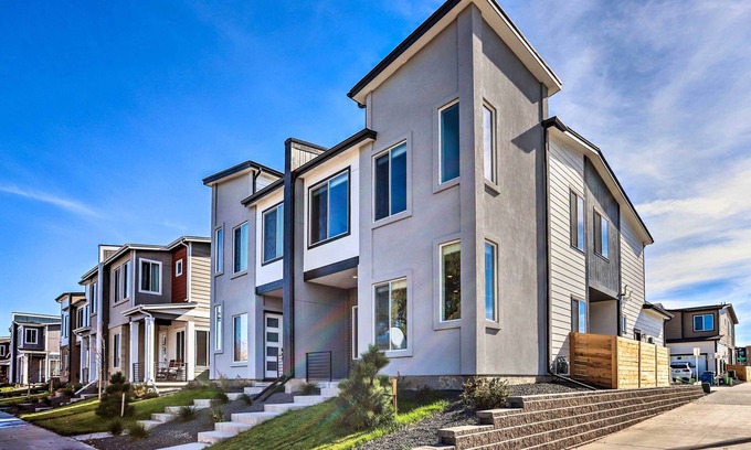 Dupont House | 6 Mi to Dtwn Denver: Townhome w/Patio!