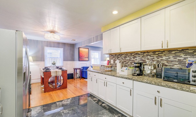 Suitland Apartment | 6 Mi to National Mall: WFH-Friendly Suitland Gem