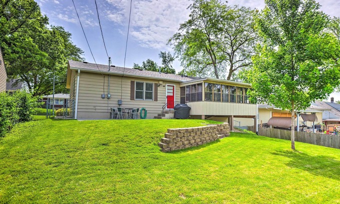 Omaha House | 6 Mi to Old Market: Home w/BBQ-Ready Patio!