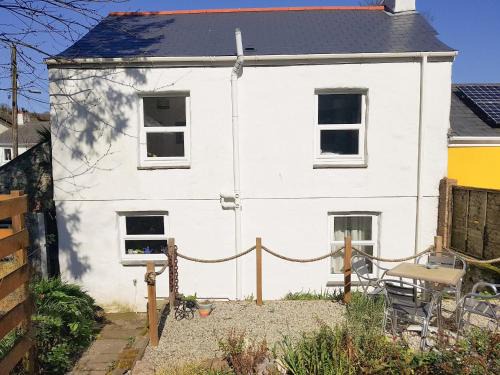 Par House | 6 Middleway