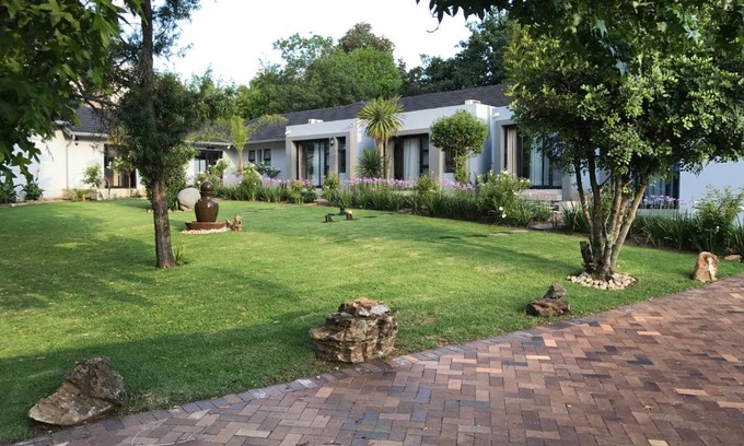 Woodmead House | 6 on Morris Guest Lodge